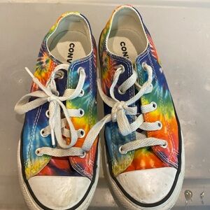Girls converse